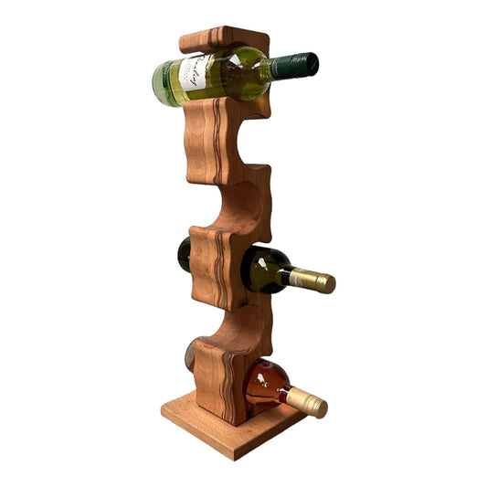 Stojan na víno ART - masív BUK je vyrobený z masívneho dreva, ošetrený olejom, lakom. Každý kúsok je ručne vyrobený s ohľadom na detail dreva, čo zaručuje jedinečný charakter každého nášho stojanu na víno. 
