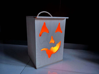 Originálny halloweensky lampáš 30 cm - drevená dekorácia na Halloween dodá čarokrásnu jesennú atmosféru Vašemu domovu. Stvoríte s ňou nezabudnuteľné okamihy.